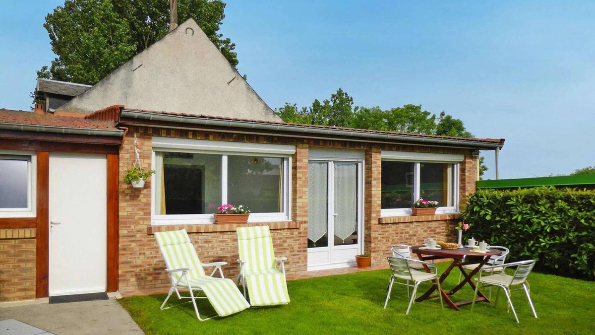 Cayeux-sur-Mer House | Holiday Home in Cayeux-sur-Mer near Bay of Somme