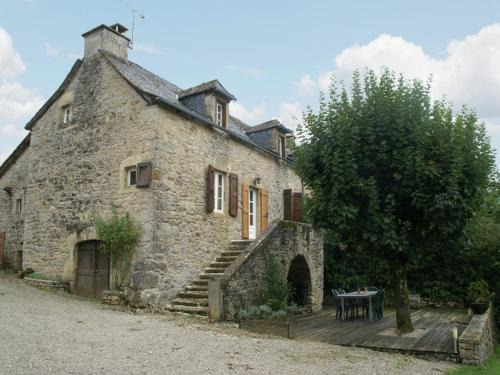 Saint-Geniez-d'Olt House | Holiday Home in Saint-Geniez-d'Olt near Lot River