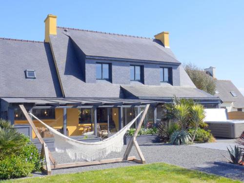 Guisseny House | Holiday Home in Guisseny with Jacuzzi & Beach