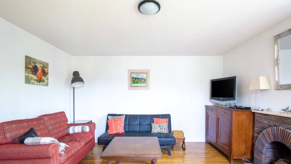 Herisson House | Holiday Home in Hérisson near Lake