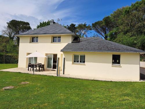 Hanvec House | Holiday Home in Hanvec near Bay of Brest