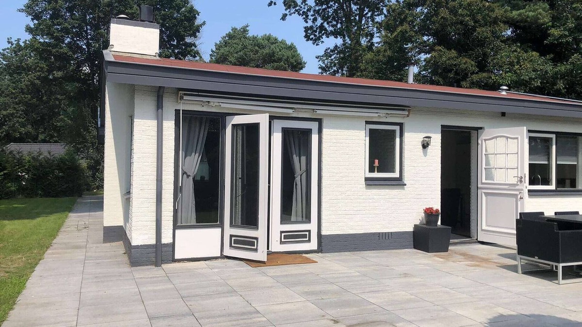 Municipality of Harderwijk Ski Chalet | Holiday Home in Harderwijk near Veluwemeer
