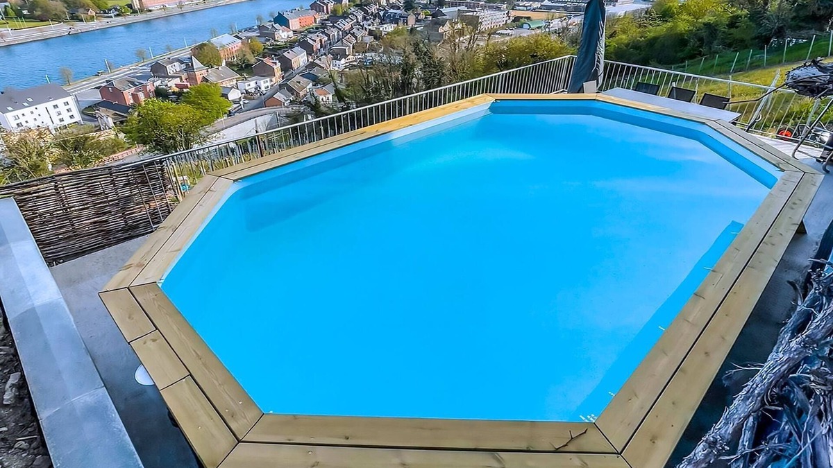 Huy House | Holiday home in HUY near town center