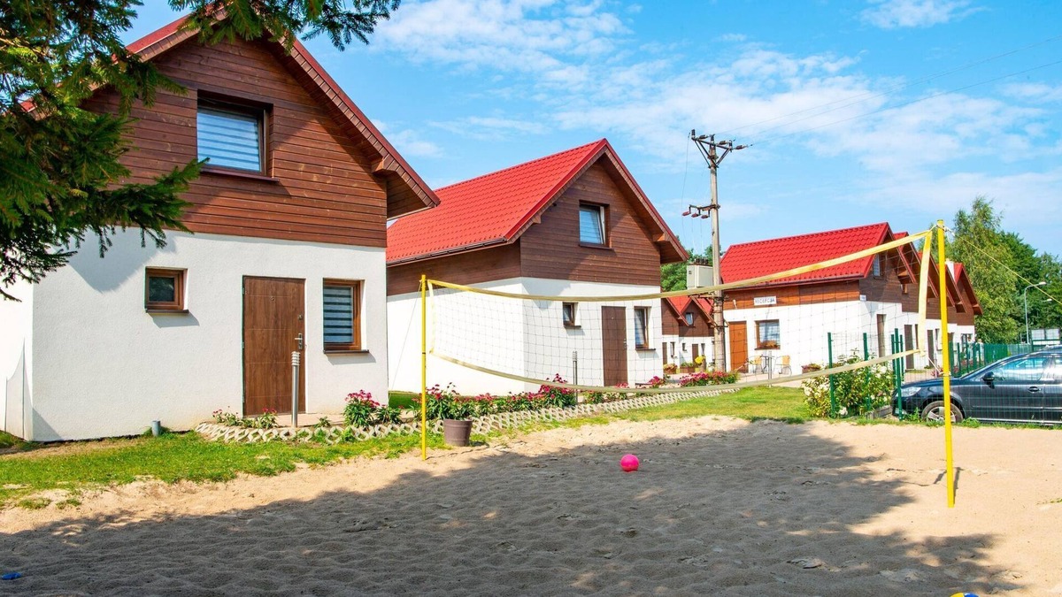 Jaroslawiec House | Holiday Home in Jarosławiec near Beach