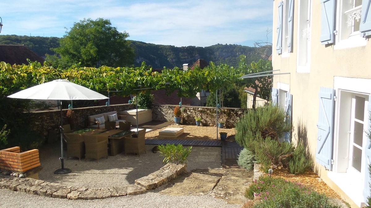 Le Bougayrou House | Holiday home in Lacave for 5 people (with heated swimming pool in 2023)