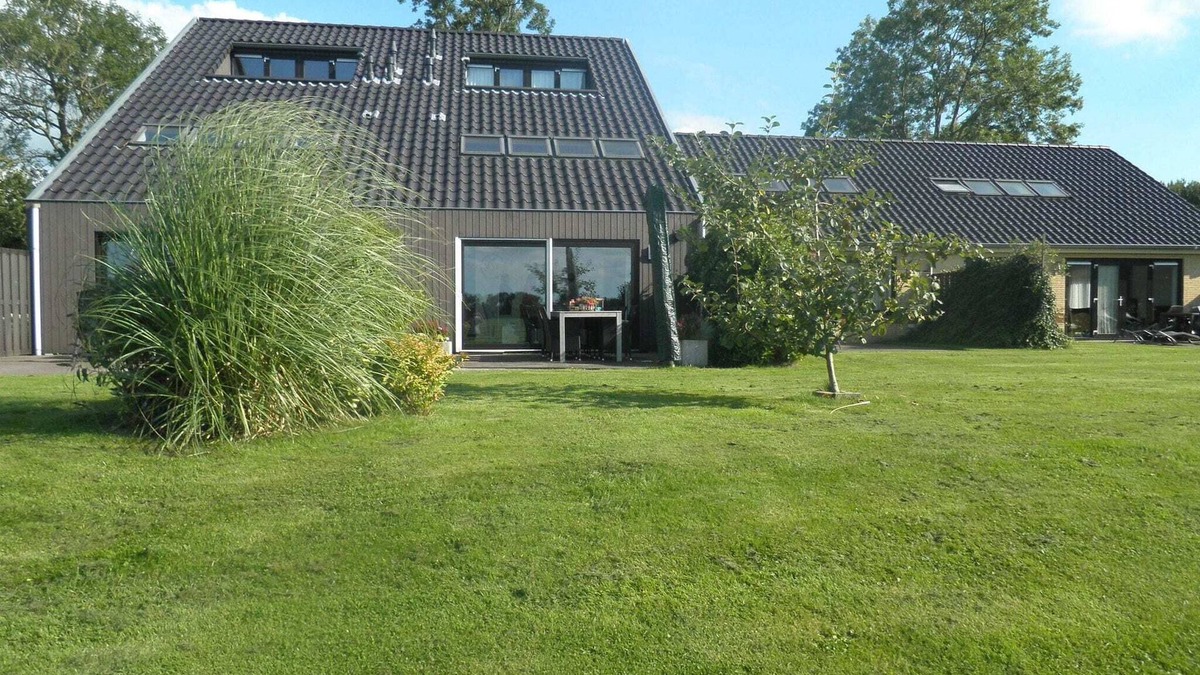 Langweer House | Holiday Home in Langweer with Infrared Sauna