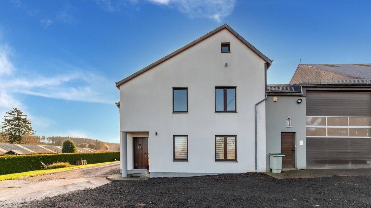 Leglise House | Holiday home in Léglise with garden