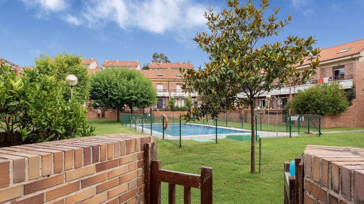 Loredo House | Holiday Home in Loredo near Surf Beach