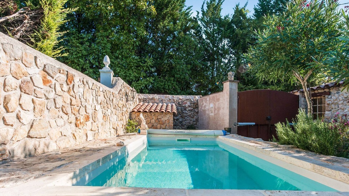 Lorgues House | Holiday Home in Lorgues with Pool and Terrace