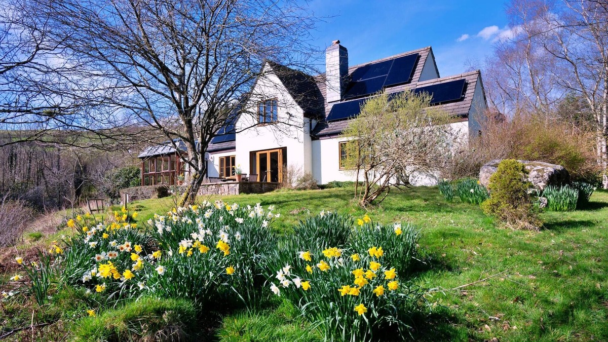 Llanidloes House | Holiday Home in Mid Wales with Countryside Views