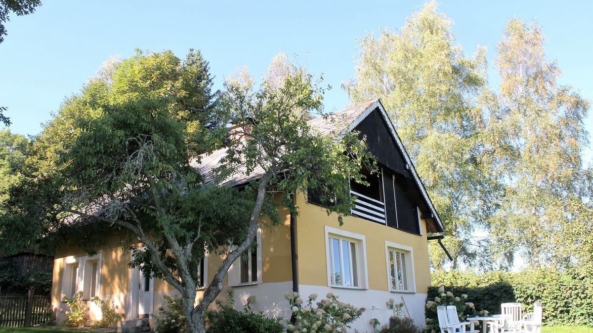Milire House | Holiday Home in Milíre near Ski Trails