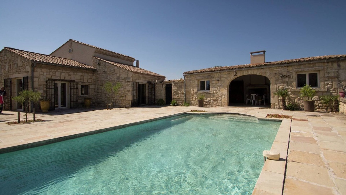 Montfrin Villa | Holiday Home in Montfrin with Private Pool