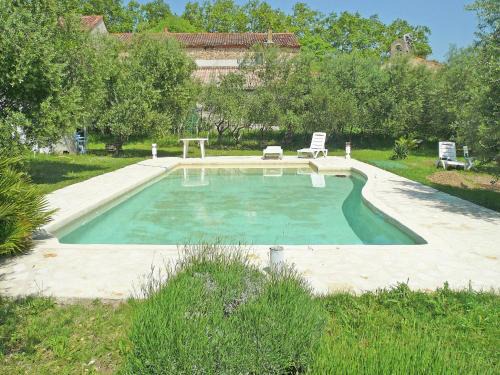Murviel-les-Beziers House | Holiday Home in Murviel with French Garden