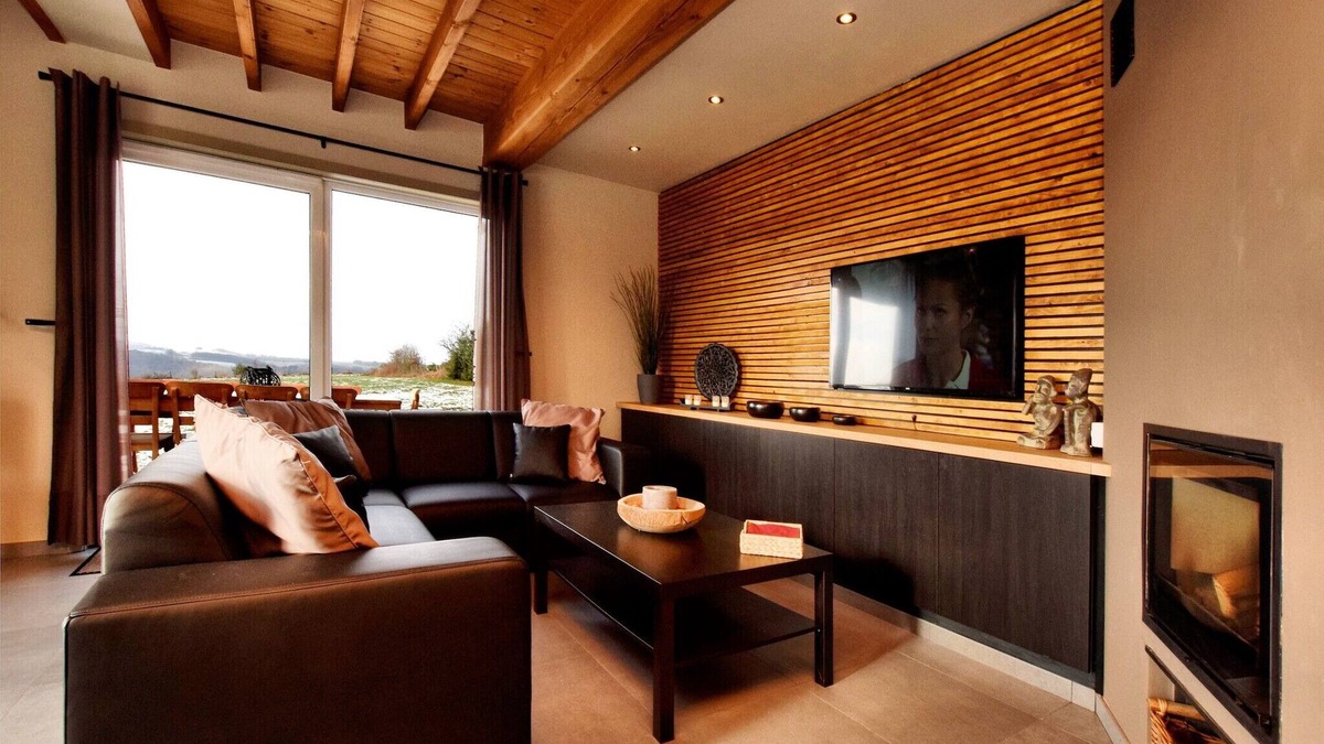 Nadrin House | Holiday Home in Nadrin Filly with Garden