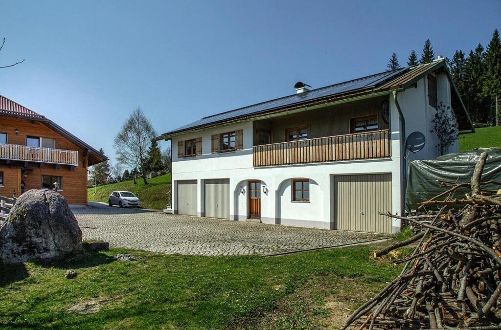 Neureichenau House | Holiday Home in Neureichenau near Bavarian Forest