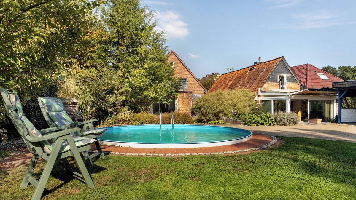 Munster im Heidekreis House | Holiday Home 'In Oerrel With Pool' with Private Pool, Private Terrace and Wi-Fi