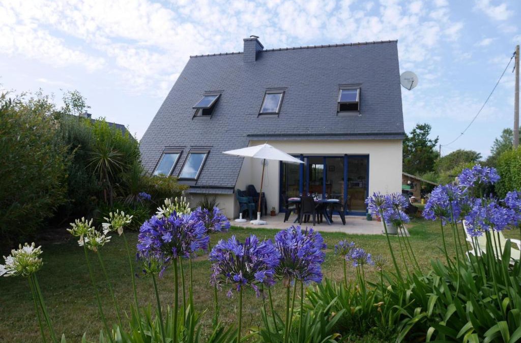 Brignogan-Plage House | Holiday Home in Plouneour near Sandy Beach