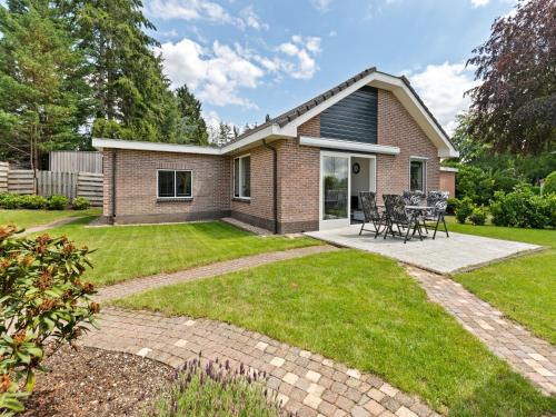 Krachtighuizen House | Holiday Home in Putten near Veluwe Park