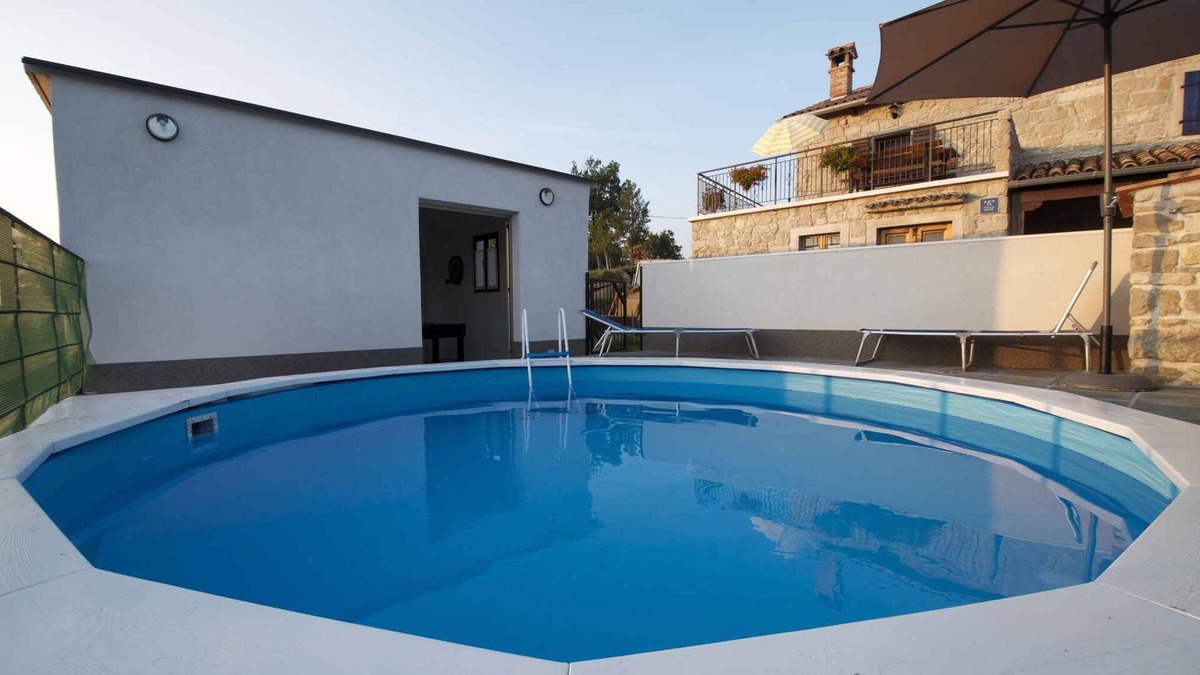 Buzet House | Holiday home in quiet surroundings with pool