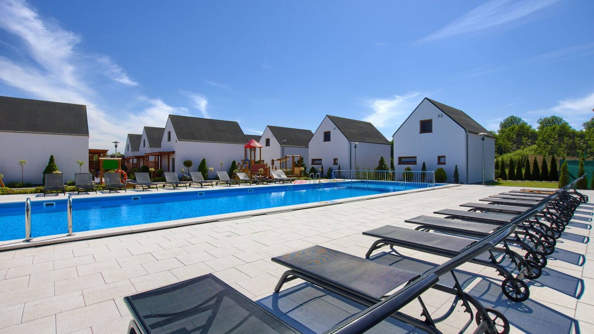 Stargard Szczecinski House | Holiday Home in Rogowo by Baltic Sea