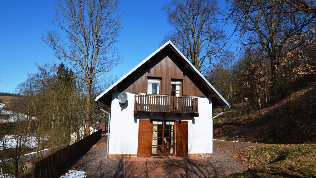 Rudnik u Vrchlabi House | Holiday Home in Rudník with private garden