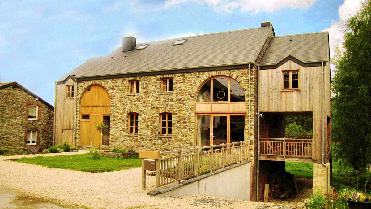 Sart House | Holiday Home in Sart with Sauna & Countryside Views