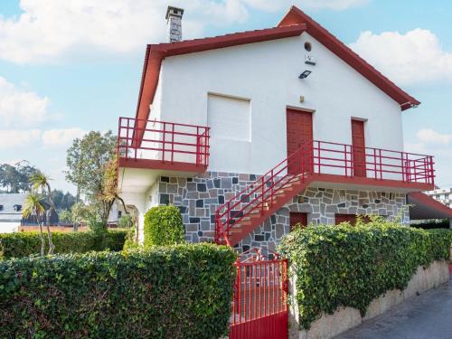 A Lanzada House | Holiday Home in Sanxenxo near Beach