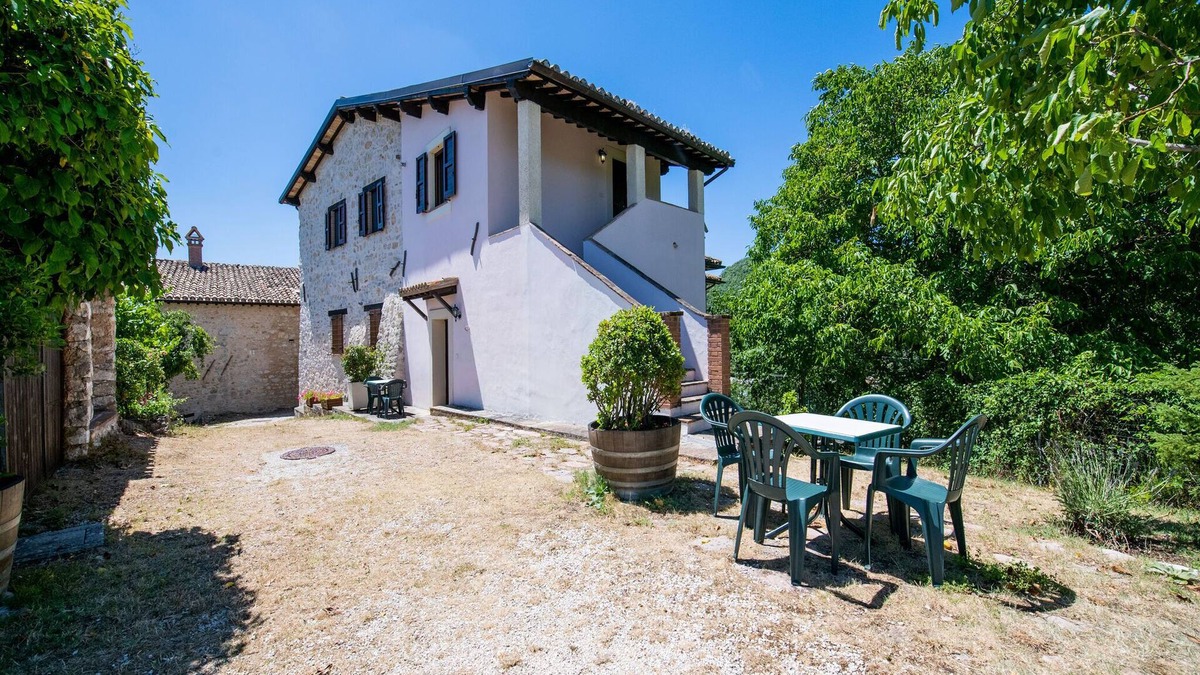 Sellano House | Holiday Home in Sellano with Pool & Sun Terrace