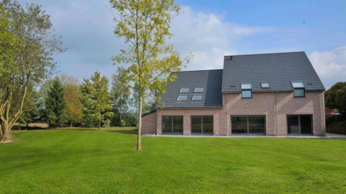 Somme-Leuze House | Holiday Home in Somme-Leuze with Pool & Sauna