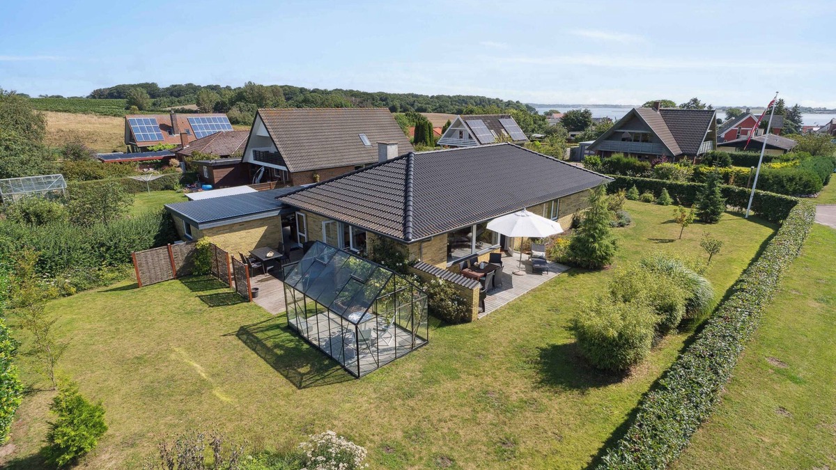 Faaborg Villa | Holiday home in South Funen near beach.