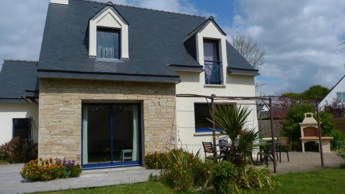 Saint-Jacques Villa | Holiday home in southern Brittany sleeps 2-8, 300 m from the beaches