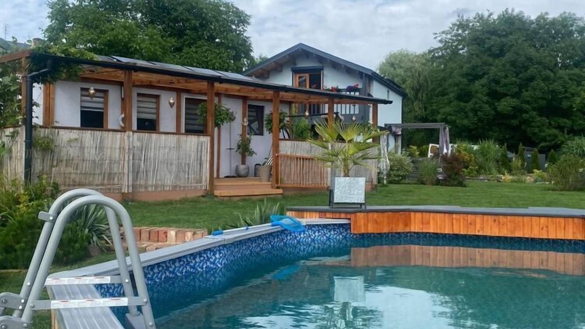 Stepnica House | Holiday Home in Stepnica with Sauna & Jacuzzi