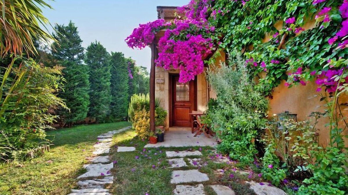 Archanes House | Holiday home in the Archanes with a garden