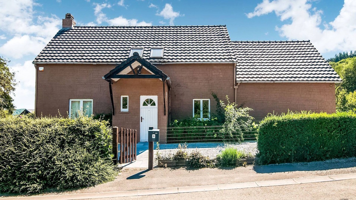 Viroinval House | Holiday Home in Treignes for 9 Person