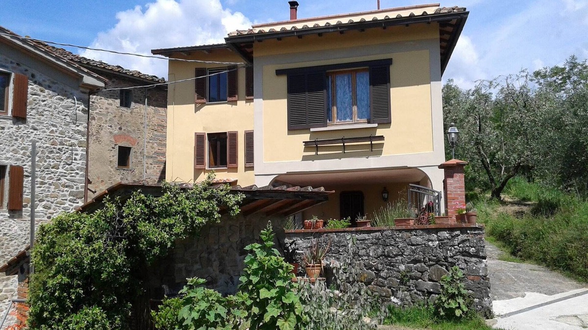 Marliana Villa | Holiday Home in Tuscany with Stunning Views