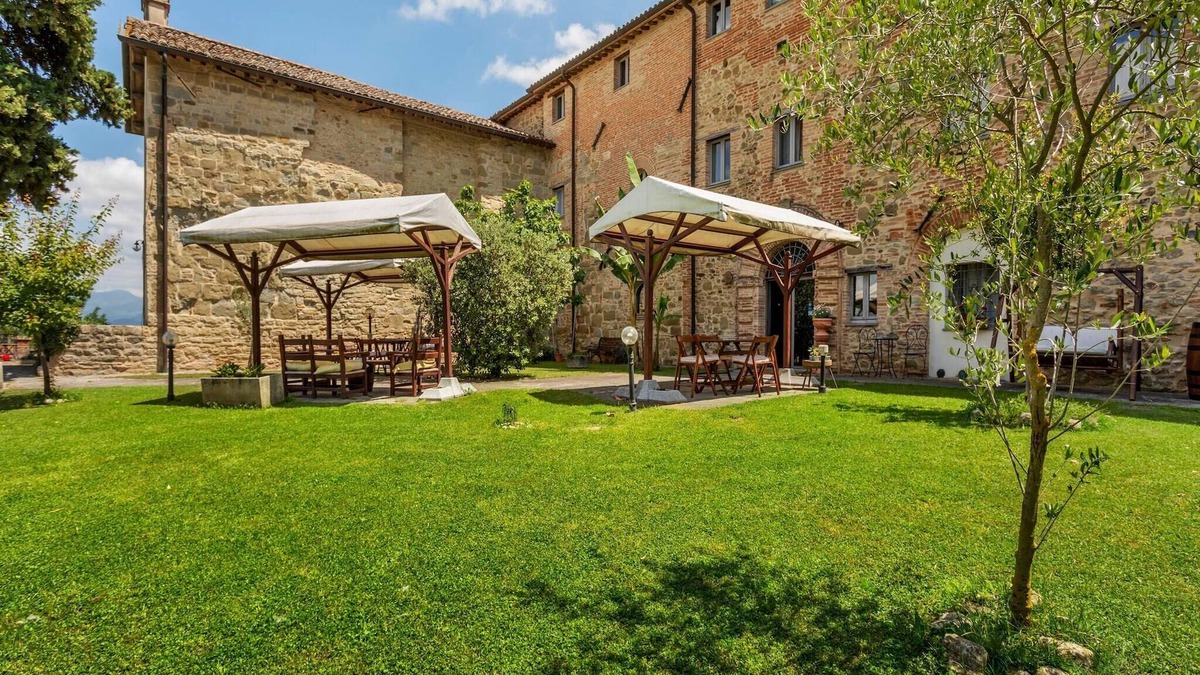 Santa Reparata Apartment | Holiday Home in Umbria near Renaissance Castle