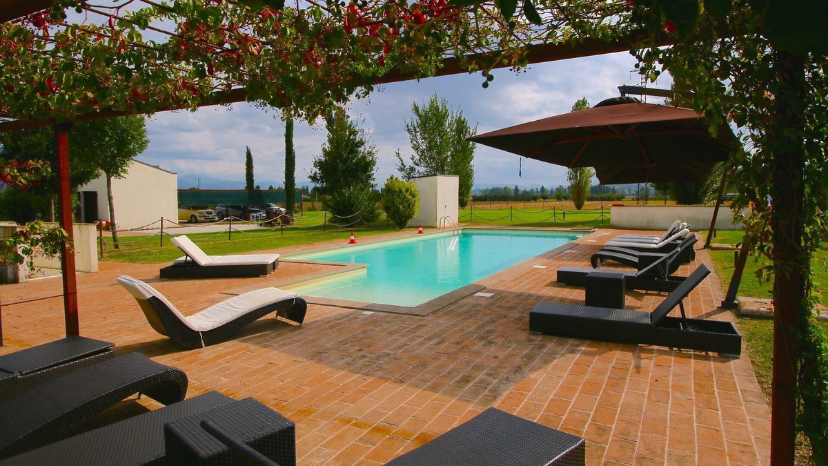 Foligno House | Holiday Home in Foligno with Pool & Terrace