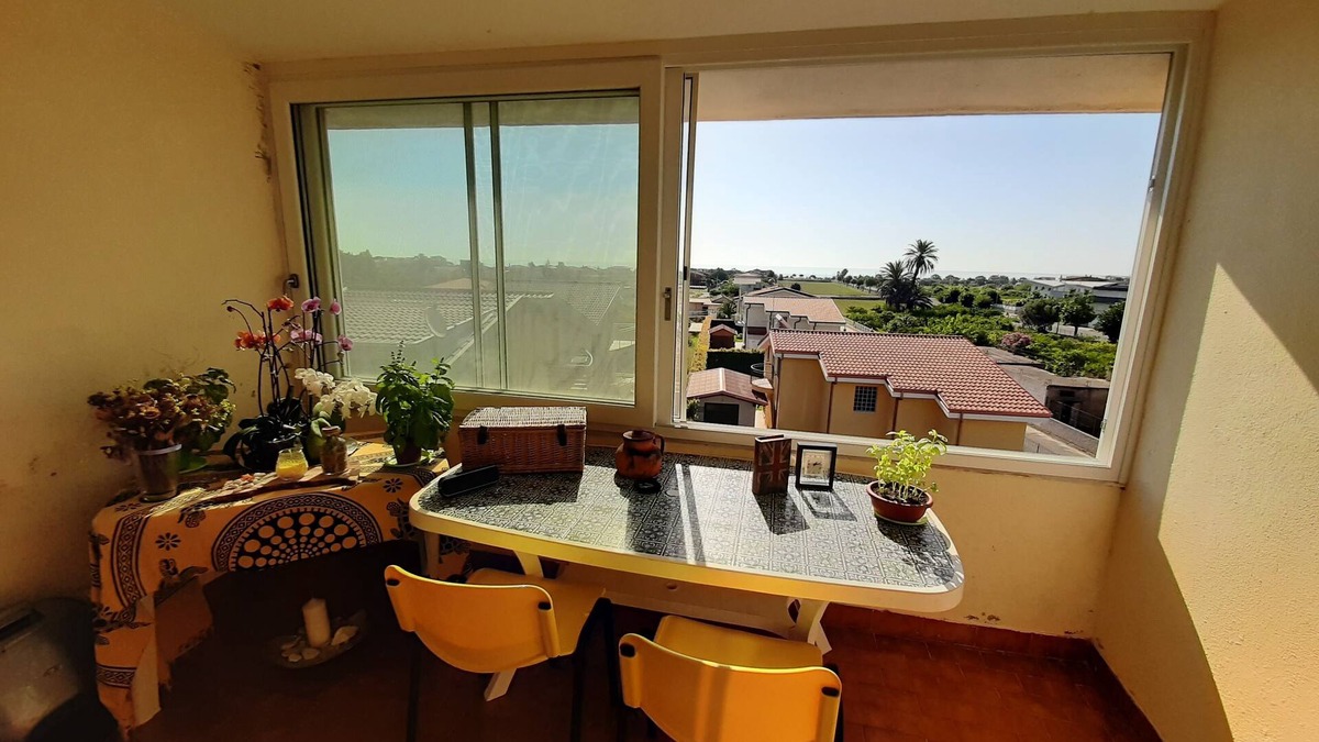 Marina di Davoli House | Holiday home with garden and sea view