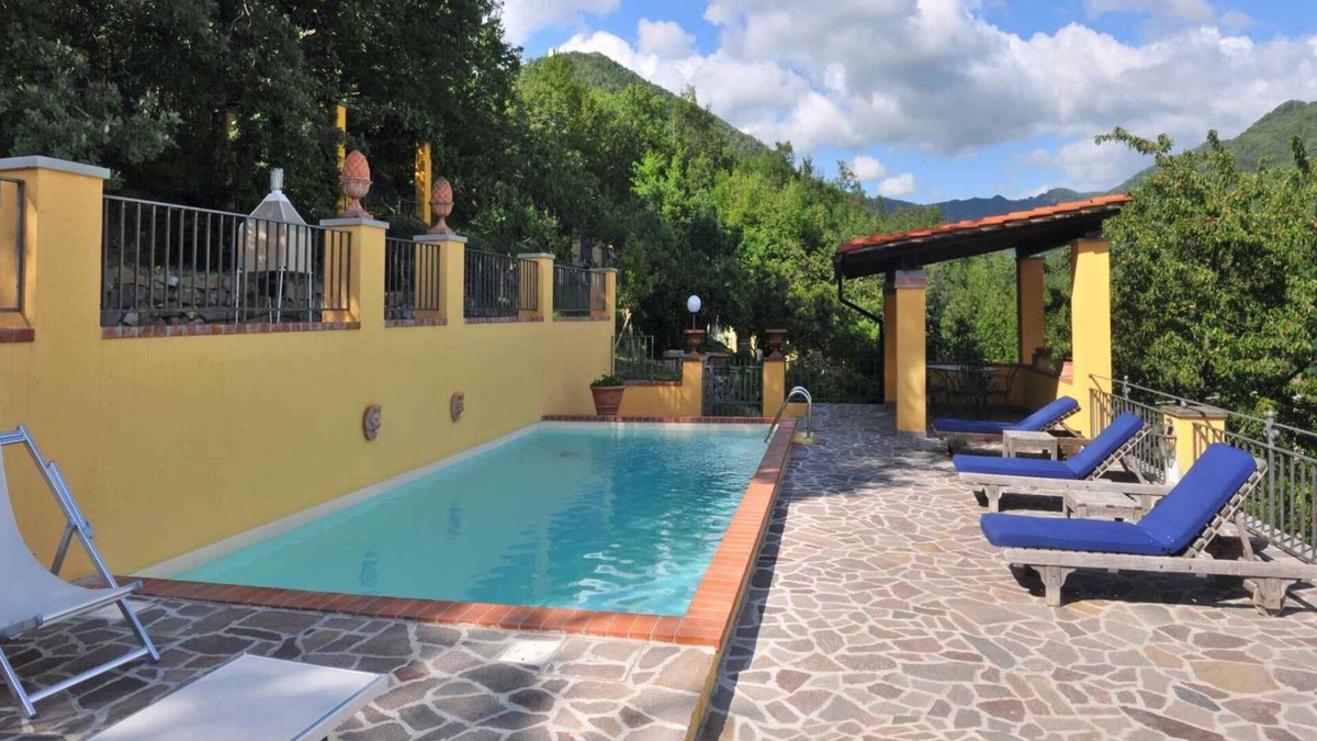 Gattaia House | Holiday home with panoramic views and pool