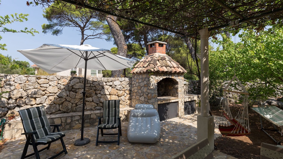 Kolocep Island House | Holiday Home Jekavac -Three Bedroom Apartment with Terrace and Sea View