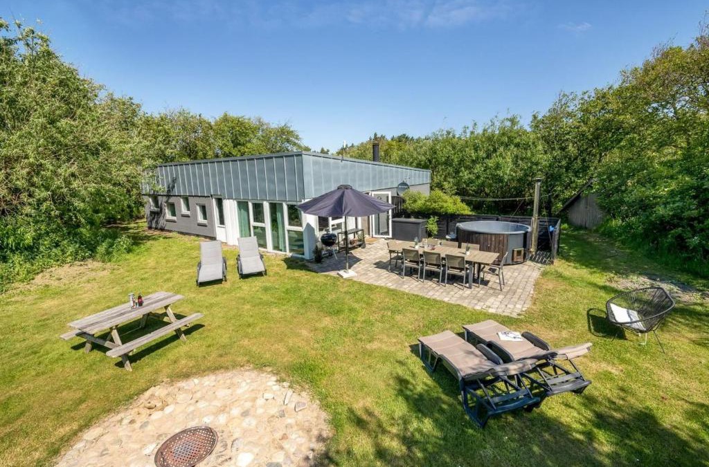 Lodbjerg Hede House | Holiday Home Jerrit - 1-4km from the sea by Interhome
