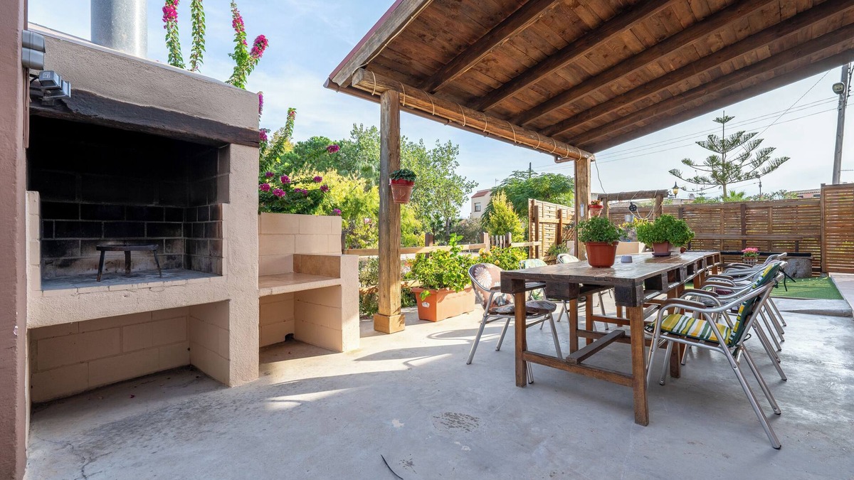 Camarles House | Holiday Home "Josep" with Private Terrace & Wi-Fi