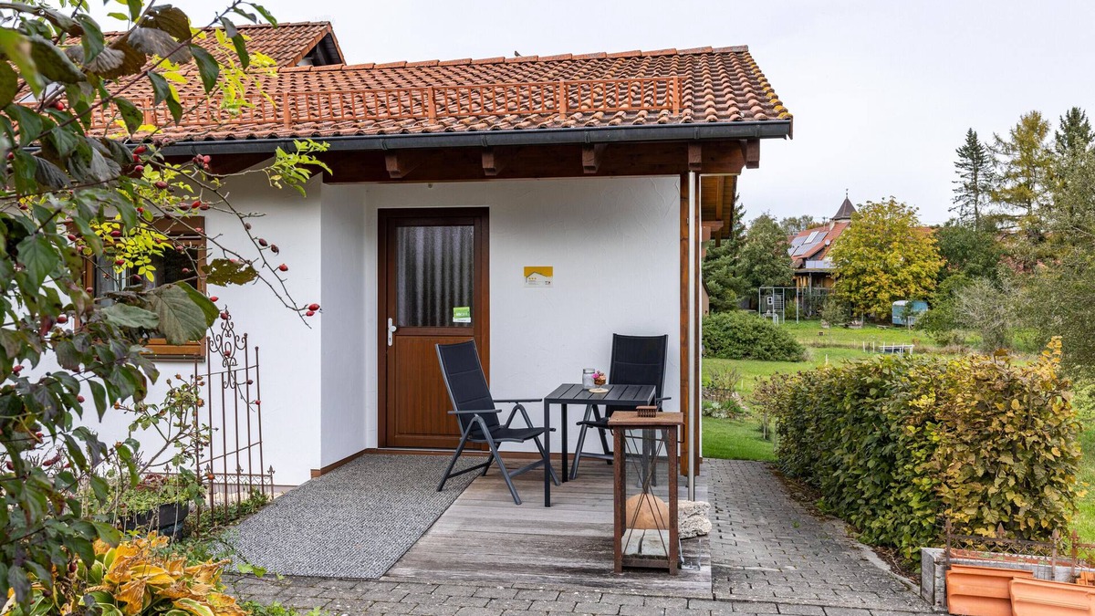 Bad Urach House | Holiday Home "Katrin" with Private Terrace & Wi-Fi