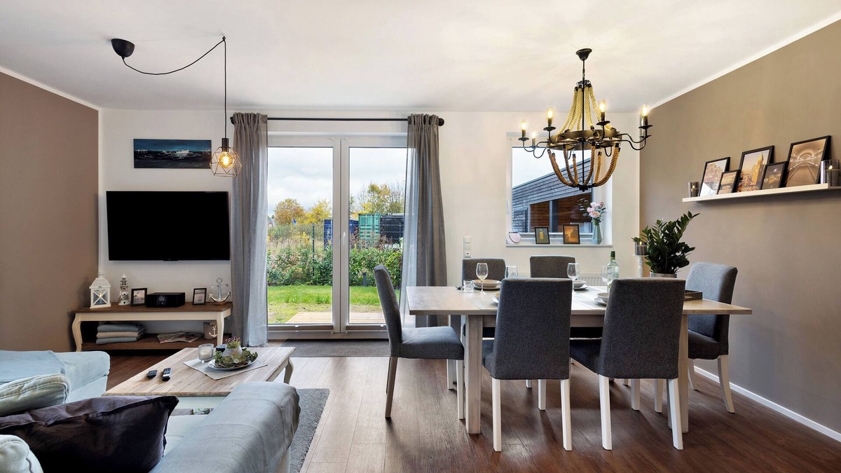Elmenhorst House | Holiday Home 'Küsten-Bude' with Private Terrace, Private Garden and Wi-Fi