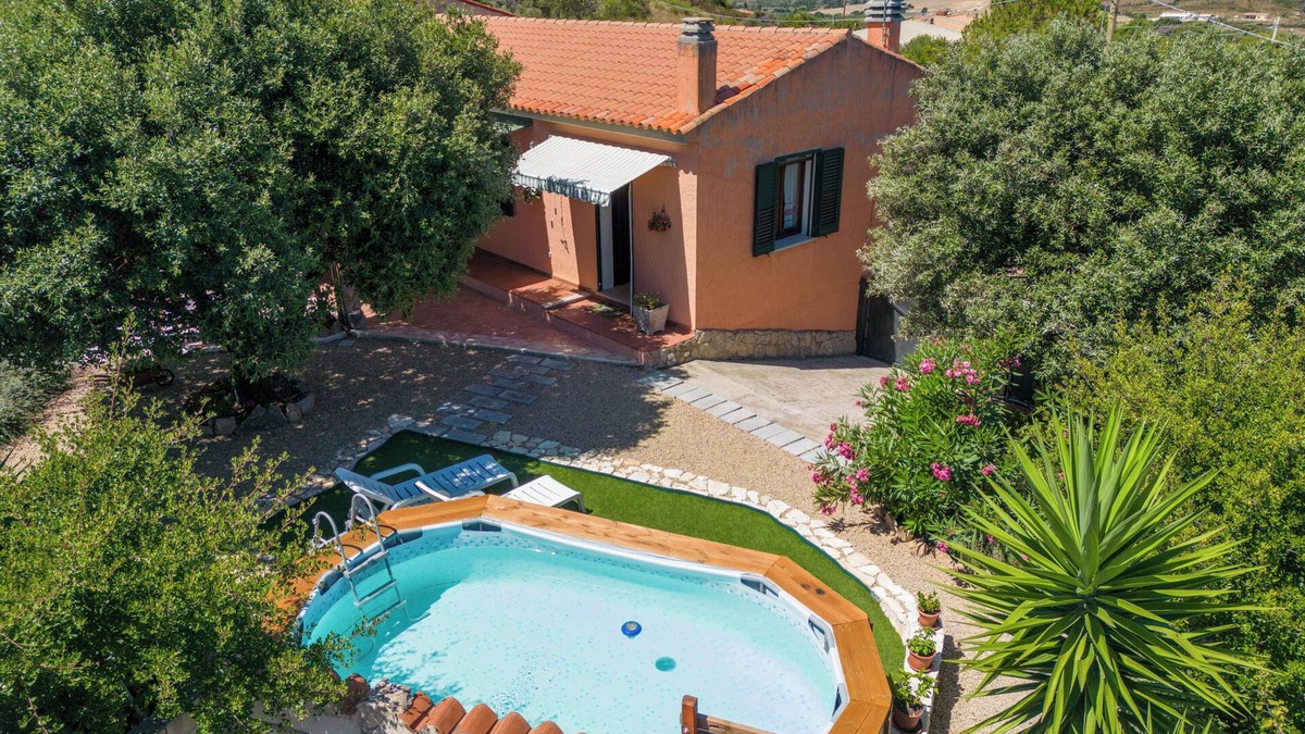 Trinita d'Agultu e Vignola House | Holiday Home "La Pavoncella" with Private Pool & Wi-Fi