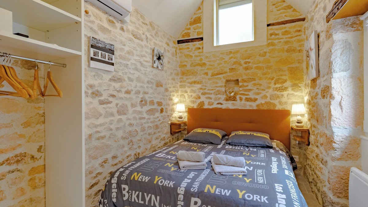 Lacave House | Holiday Home 'La Boutique Germain 4 À 6 Personnes' with Private Terrace, Wi-Fi and Air Conditioning