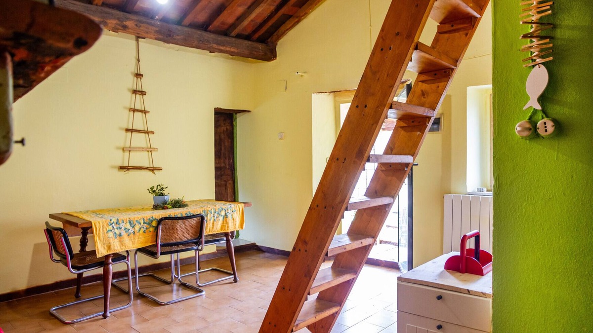 Campagnatico House | Holiday Home 'La Castellaccia' with Private Terrace and Private Garden