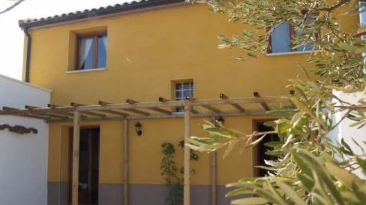 Milagro House | Holiday Home 'La Casa Miralrio 1' with Private Terrace, Wi-Fi and Air Conditioning