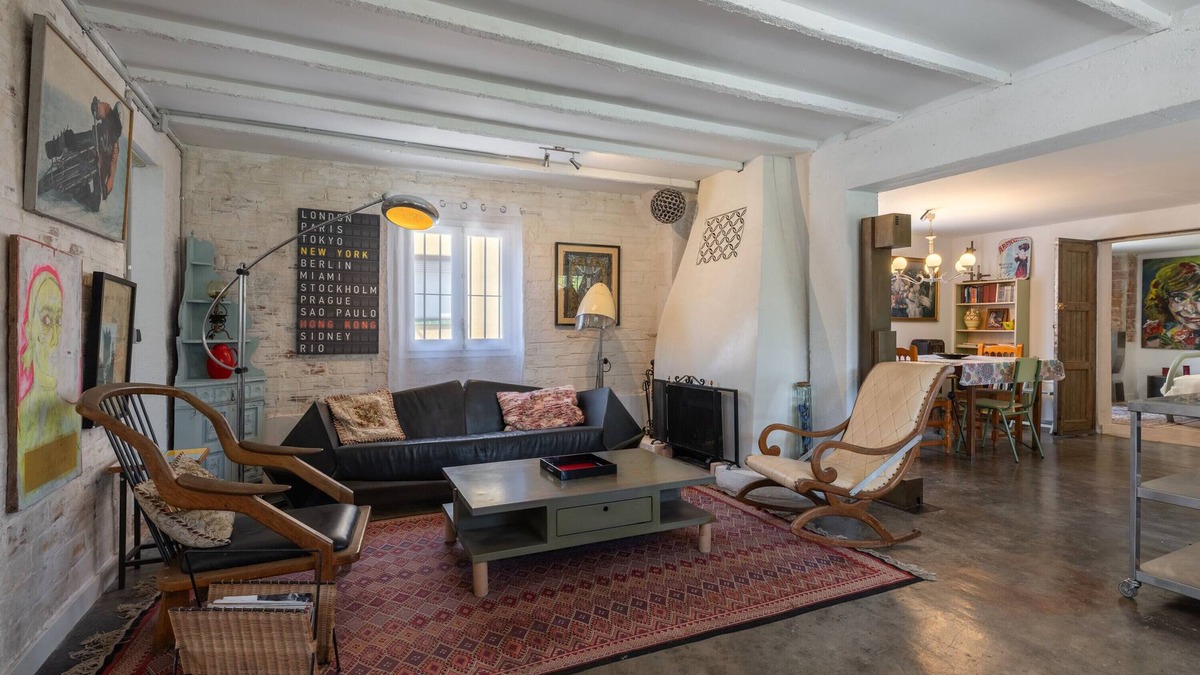 Riudecanyes House | Holiday Home 'La Fabriqueta' with Mountain View, Wi-Fi and Air Conditioning