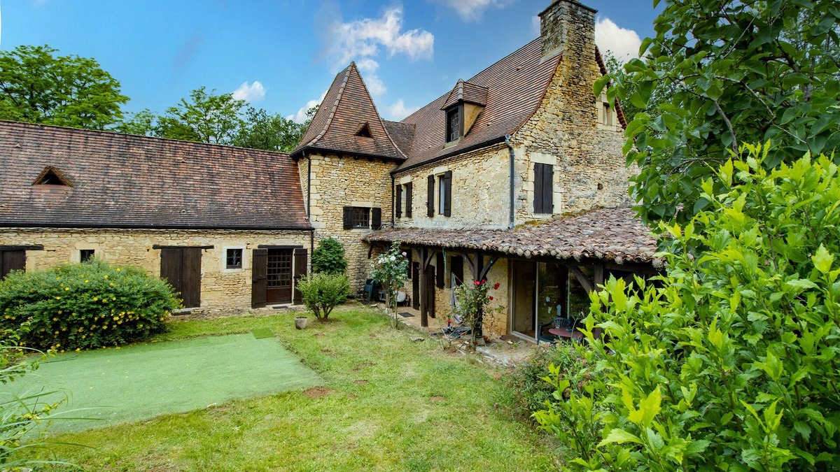 Marquay House | Holiday Home 'La Faurie De Puymartin' with Shared Pool, Private Terrace and Wi-Fi